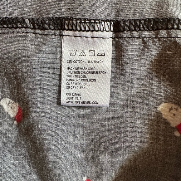 Long-Sleeved Shirt W. Small Santa faces!  Size XL, runs small. - Picture 6 of 9